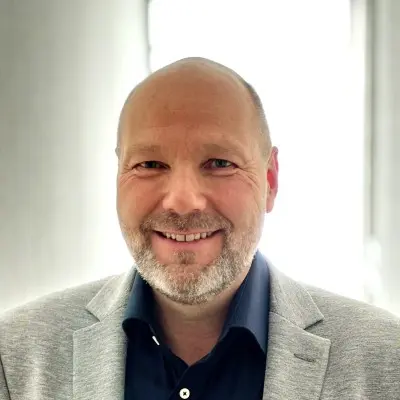 Christopher Meil headshot